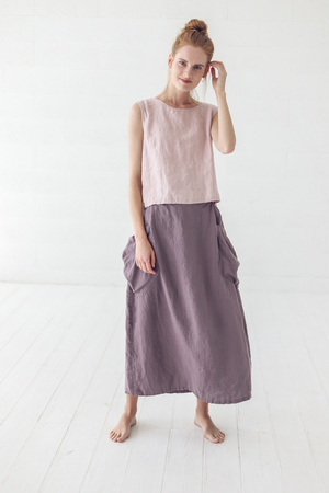 The original linen skirt in maxi length and a-cut cut in vibrant colors with large pockets is simple and beautiful at the