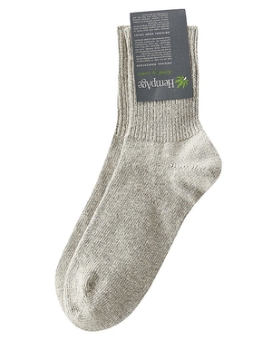 Knitted organic cotton socks with hemp and yak wool from the German brand HempAge. sustainable material one color design