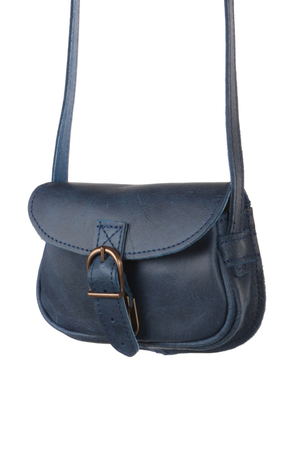 Women's crossbody minimalist handbag - hides a few of your indispensable details and at the same time leaves your hands free.