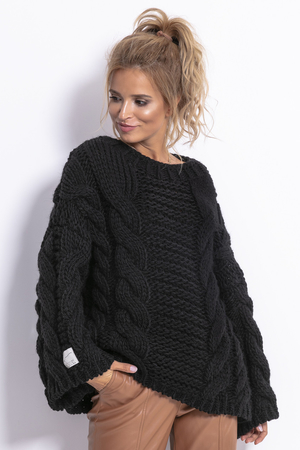 Women's sweater with distinctive knitting distinctive pattern warm bushy expanding cut free binding boat neckline suitable