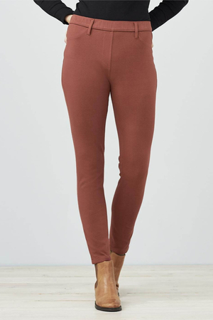 Universal women's leggings made of high-quality organic cotton from the German brand Living Crafts combine comfortable and