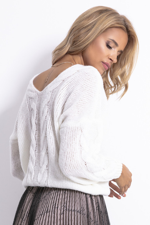 Women's sweater with V on the back
