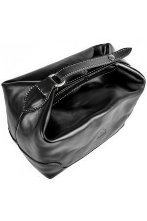 Leather cosmetic bag for demanding customers who are not satisfied with the standard product. made of luxury Italian cowhide