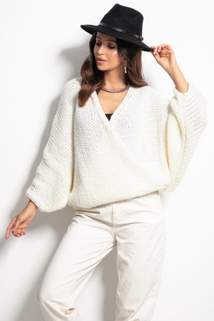 Oversized women's wrap sweater with genuine sheep's wool and alpaca comfortable fit simple knitted fabric without pattern