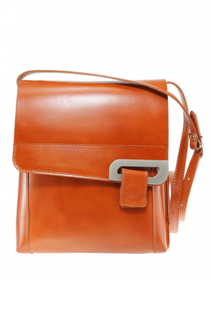 Italian leather crossbody in a modern design. Currently one of the most popular crossbodies in our eshop. made of quality