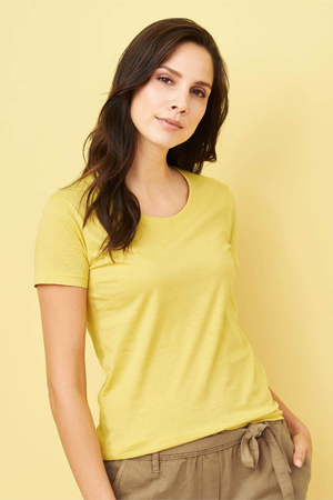 One-color women's t-shirt made of 100% organic cotton from the German brand LIVING CRAFTS round neckline short sleeve