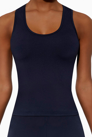 Women's functional sports top functional material with body moisture wicking system the highly elastic material adapts to