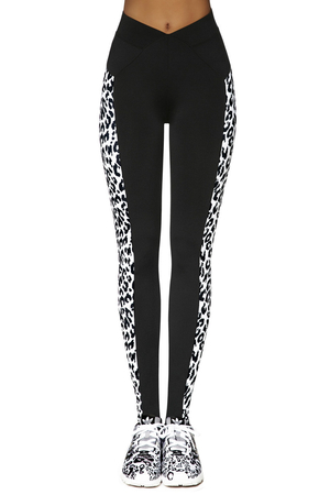 Quality and comfortable women's sports leggings with leopard print made of functional breathable ARCHROMA material with