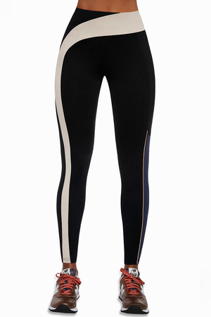 Women's luxury sports leggings with a distinctive waistband. made of functional breathable ARCHROMA material with increased