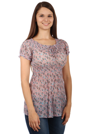 Romantic ladies blouse with soft floral design and short sleeves. Material - flexible, slightly translucent. Material: 70%
