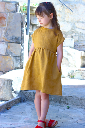 The original Lotika girls' dresses are designed and sewn in our region with love for nature and children. Your little girl
