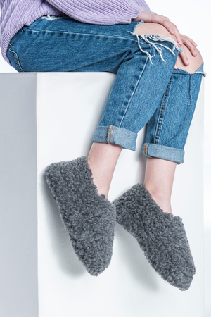 Unisex fluffy slippers you won't want to get out of natural fibres made of sheep's wool great material properties