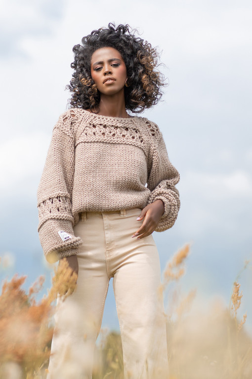 Women's chunky knit sweater with wool