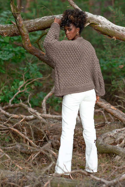 Women's knitted sweater with wool