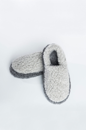 Unisex warm slippers made of real sheep wool will keep your feet warm for him and for her natural material warm and cosy soft