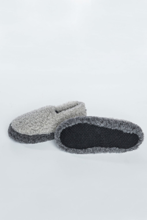 Slippers with sheep