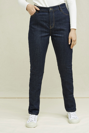 Comfortable women's jeans for everyday wear from People Tree From 98% made of organic cotton high waist front and back