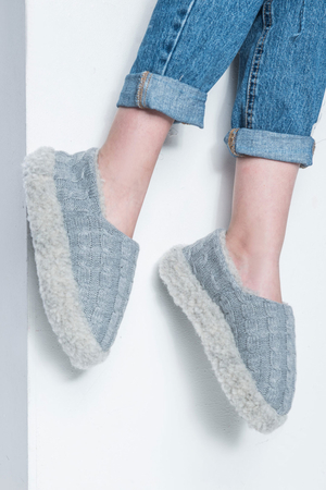 Wool slippers: 100% wool non-slip sole fur knitted motif unisex - for him and for her for you and your guests practical gift