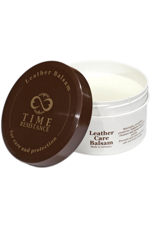 Balm for the treatment of leather products. It is suitable for all types of smooth leather. Leather contains natural