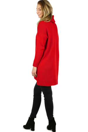 Women's turtleneck with a longer back in an oversized design. warming material with mohair content long to the middle of the