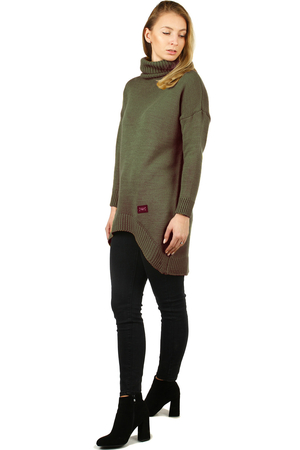 Women's turtleneck with a longer back in an oversized design. warming material with mohair content long to the middle of the