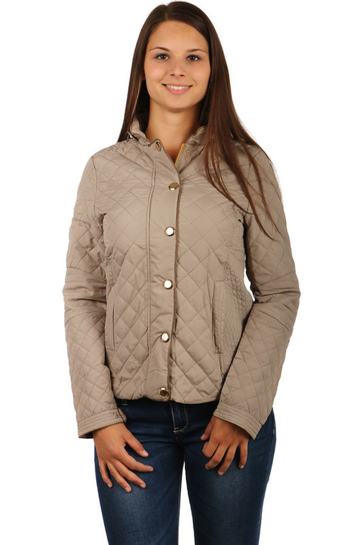 Quilted ladies jacket with glossy patents