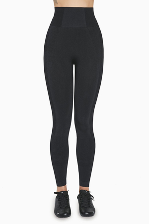 Women's seamless leggings all black for all types of sports ARCHROMA fibre treatment - quick drying, breathable shaping ankle