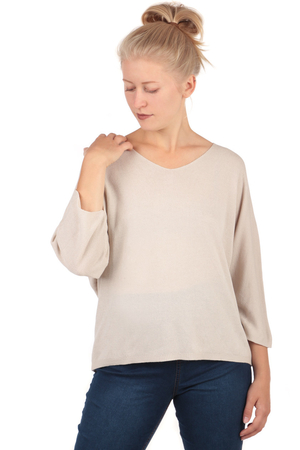 Lightweight shorter sweater monochrome pleasant and soft wide V-neckline three-quarter batwing sleeves no shoulder seams