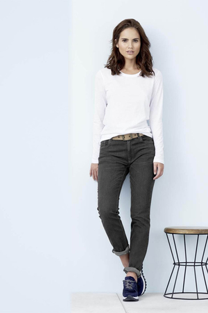 Women's black EKO jeans sustainable fashion German brand Living Crafts with 2 % elastane fine fit comfortable for everyday