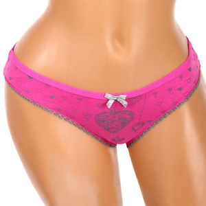 Romantic women's panties printed with hearts. Material: 95% cotton, 5% elastane.