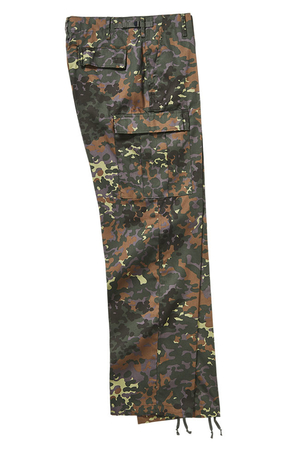 Men's cargo pants in the most popular cut based on US Army pants. popular camouflage pattern sloping front pockets two