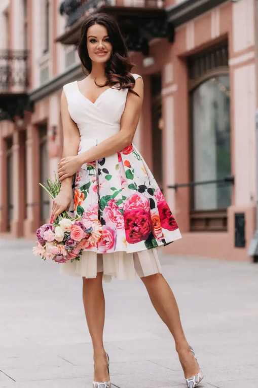 Elegant dress with roses