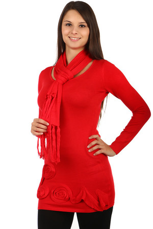 Fashionable sweater with application and cup (length 146 cm). Material: 83% polyester, 17% elastane.