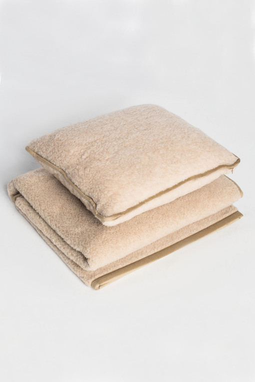 Comfortable wool pillow 45x45 cm