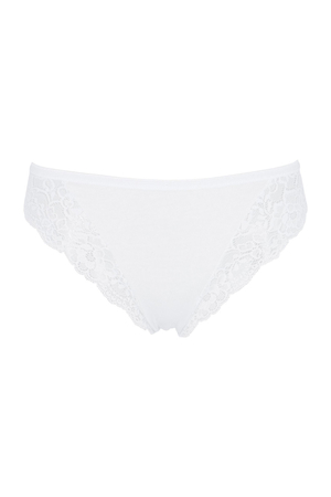 Women's cotton panties with delicate lace convenient 2-pack of the same colour and size made of smooth cotton knit front part