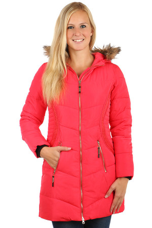 Women's long quilted jacket suitable for winter. Zipping the jacket and pockets. The fur edge can be removed from the hood.