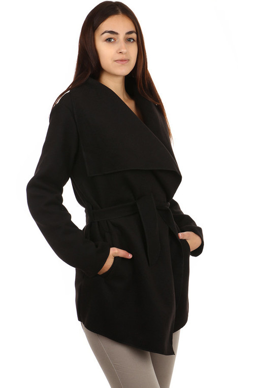 Women's coat with belt