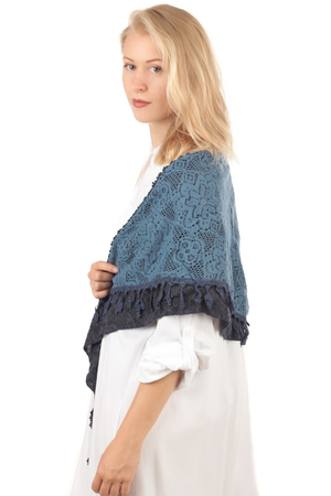 Equilateral lace scarf warms from the inside from the outside decorative lace edges decorated with fringe folding decorated