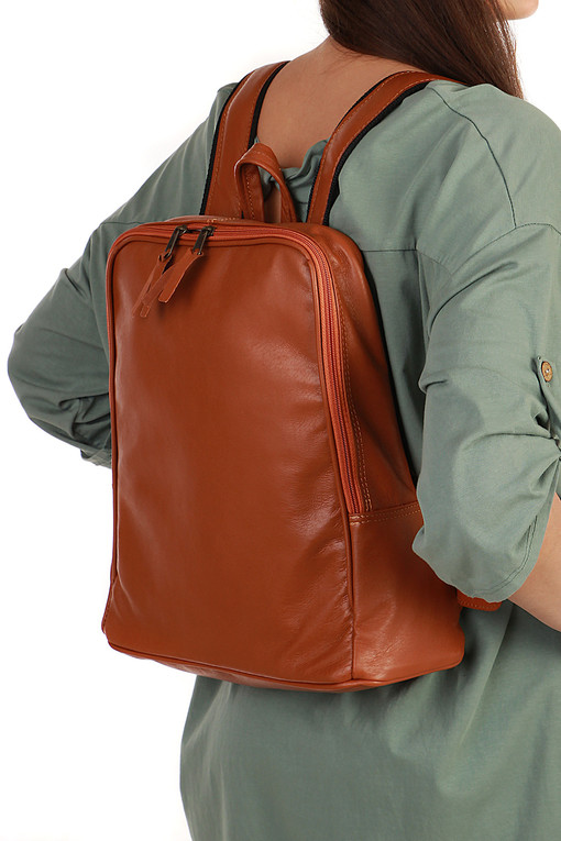 Unisex leather backpack