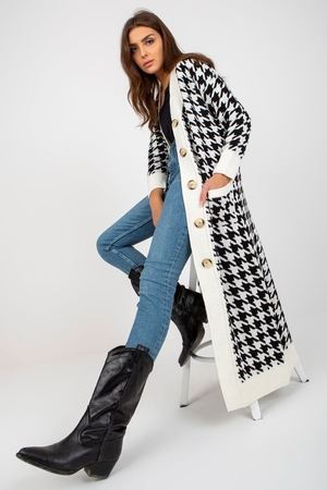 Knitted stylish cardigan with a timeless rooster track pattern below the knee length V-neckline sleeves finished with