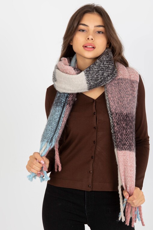 Wide scarf with wool