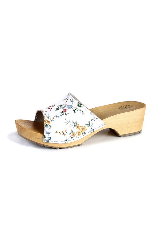 Women's flowered genuine leather clogs