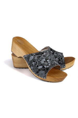 Orthopedic clogs - slippers made of natural materials with delicate floral, contrasting print open toe anatomically shaped