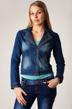 Women's denim jacket with studs. A jacket-like cut. Suitable for spring, summer and autumn. Material: 98% cotton, 2%
