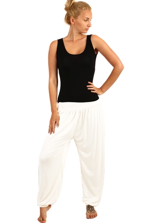 Solid color ladies harem pants, lightweight material. Suitable for summer. Material: 95% viscose, 5% elastane. Import: Italy