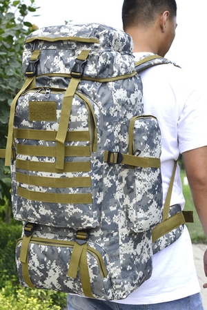 High capacity camouflage backpack with lining main compartment free, without dividers and pockets drawstring main compartment
