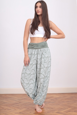 Very comfortable ladies patterned harem pants with rubber at the ankle. Material: 100% viscose Import: Italy