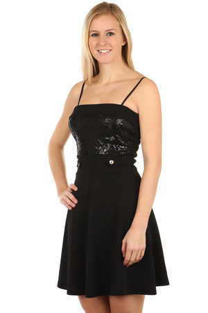 Juvenile dress on narrow hangers with sequins. Import: Italy Material: 94% polyester, 6% elastane