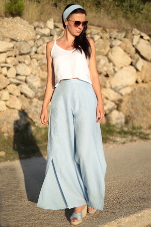 Women's plain long culottes made of 100% linen are designed for you and sewn in Bohemia from high-quality softened linen.