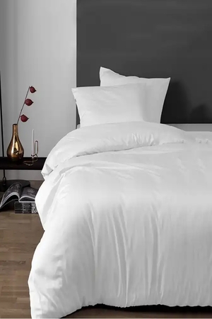 Lightweight, anti-allergy duvet: the duvet is filled with high quality silicone fibre in the form of fabric suitable for